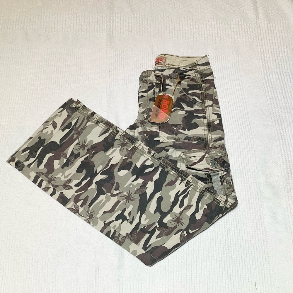 NWT No Boundaries NOBO Size Juniors 3 Camo Cargo Pants Brand New!